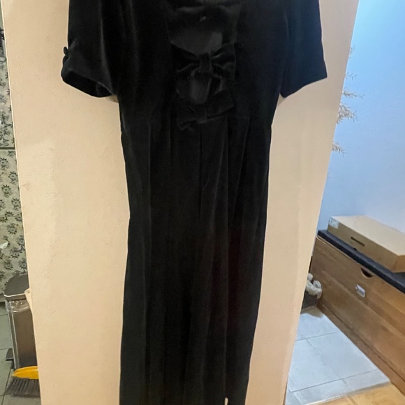 Laura Ashley dark green velvet dress - Picture 3 of 15